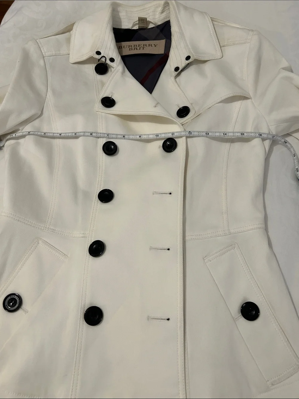 Burberry Britt Cream Double-Breasted Trench Coat with Black Buttons Sz 6 - Picture 9 of 10